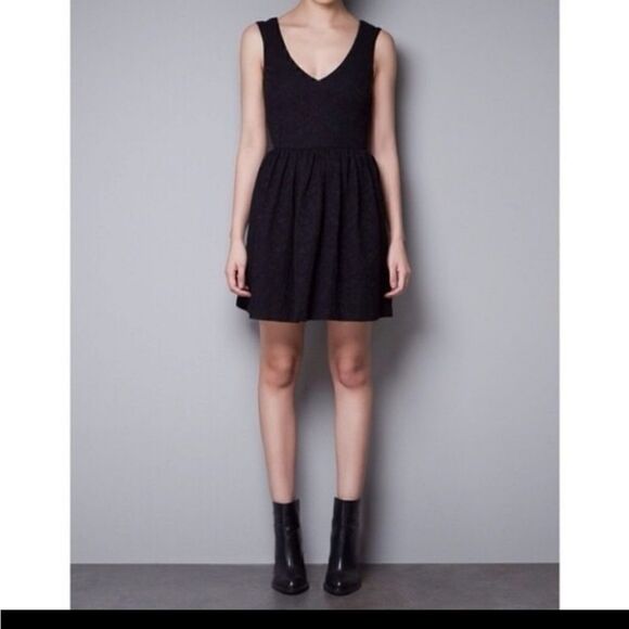Zara V Neck Dress - Picture 1 of 8